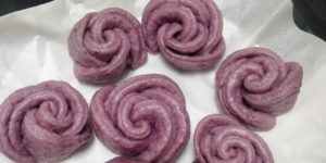 ［育兒料理］＋［BLW］低糖紫薯玫瑰花饅頭
